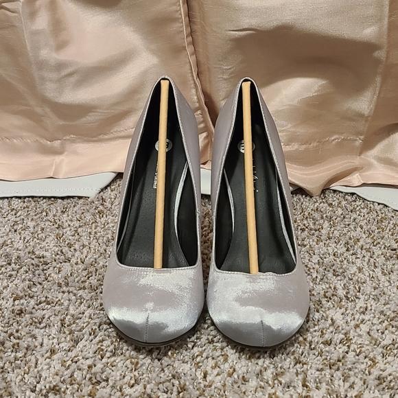 Silver pump - Picture 2 of 4